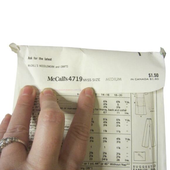 1970s McCall’s 4719 Sewing Pattern Robe Pajamas Travel Case Size 12 Vintage - Picture 3 of 4